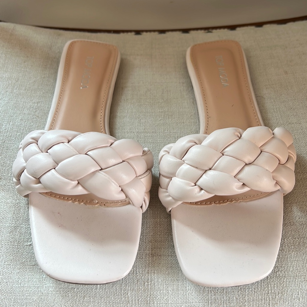 Cream Colored Sandal Slides By Top Moda Size 8 1/2